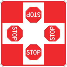 Stop sur toutes les approches à une intersection (panonceau)